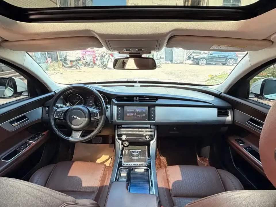 Jaguar XFL