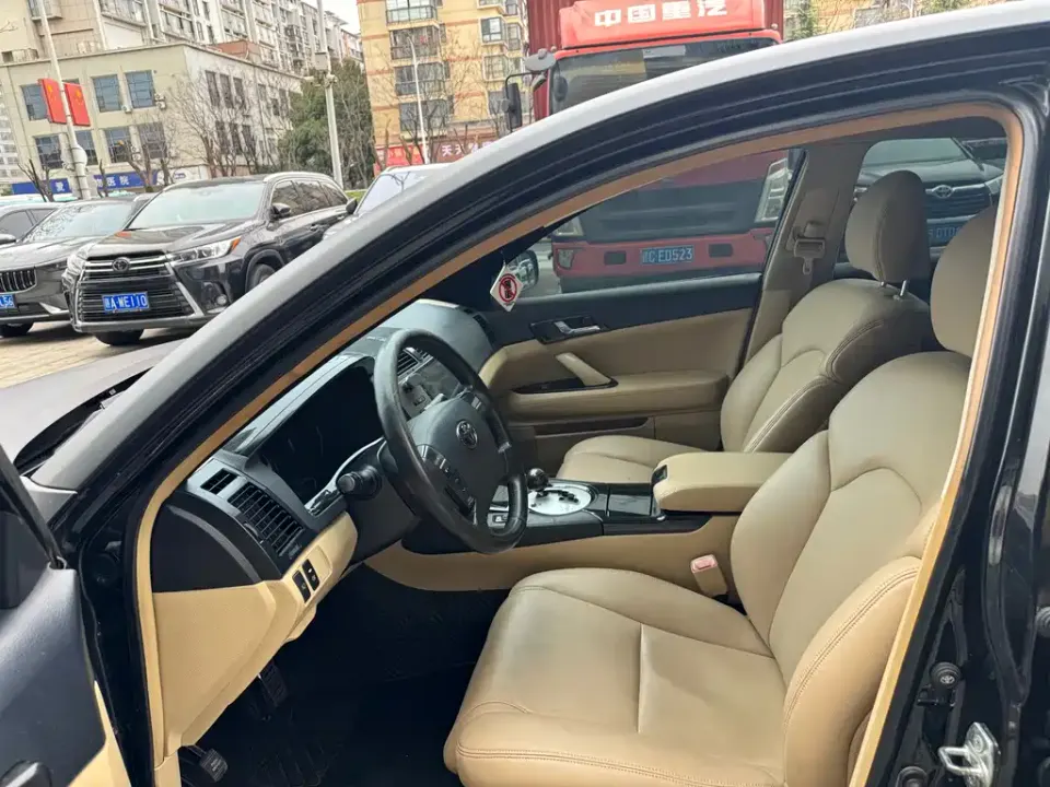 Toyota Reiz