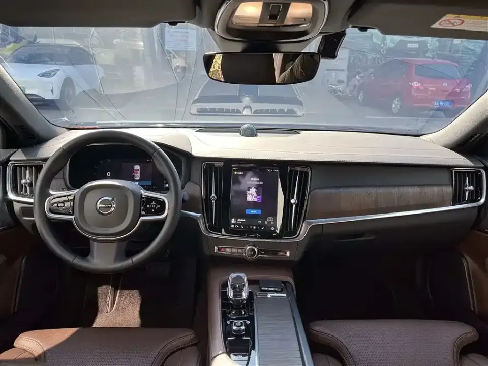 Volvo S90