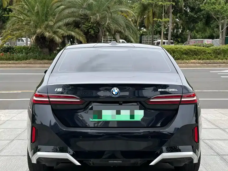 BMW i5