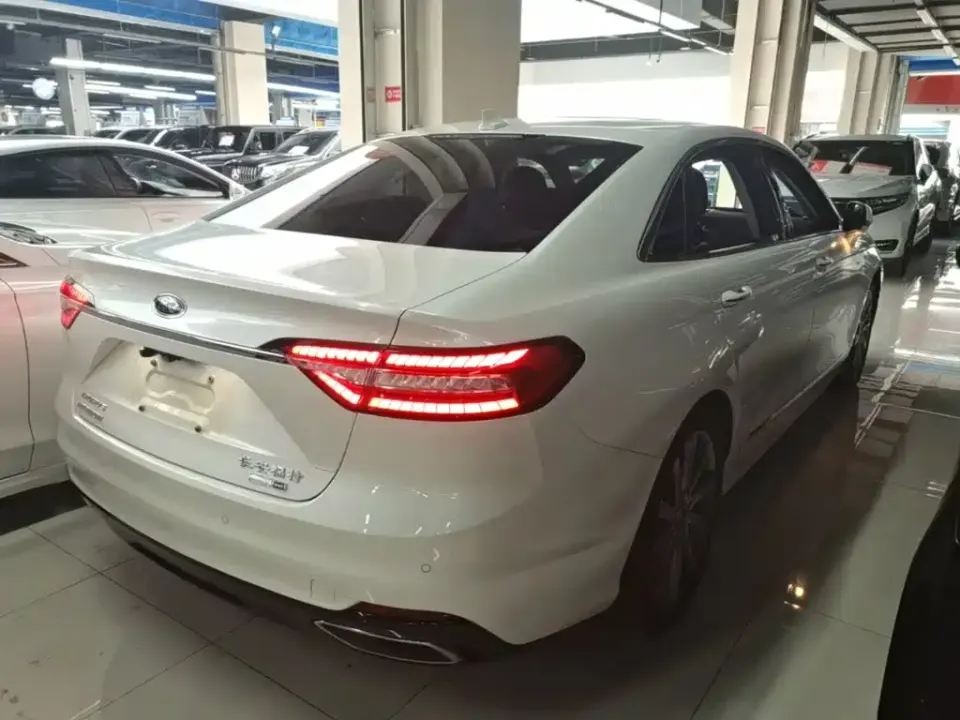 Ford Taurus