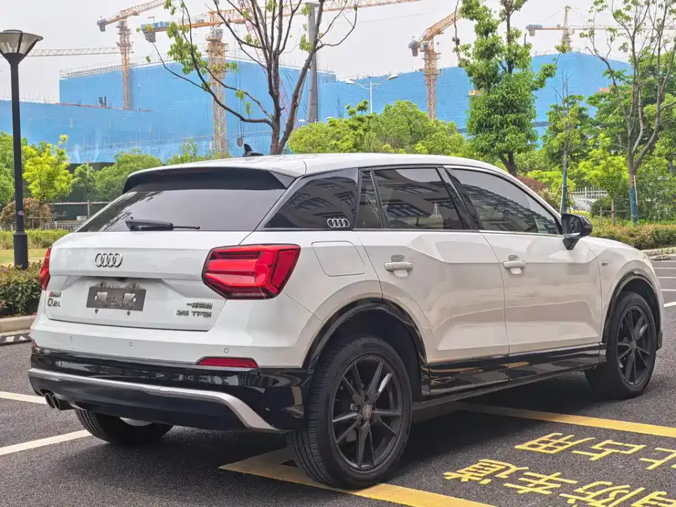 Audi Q2L
