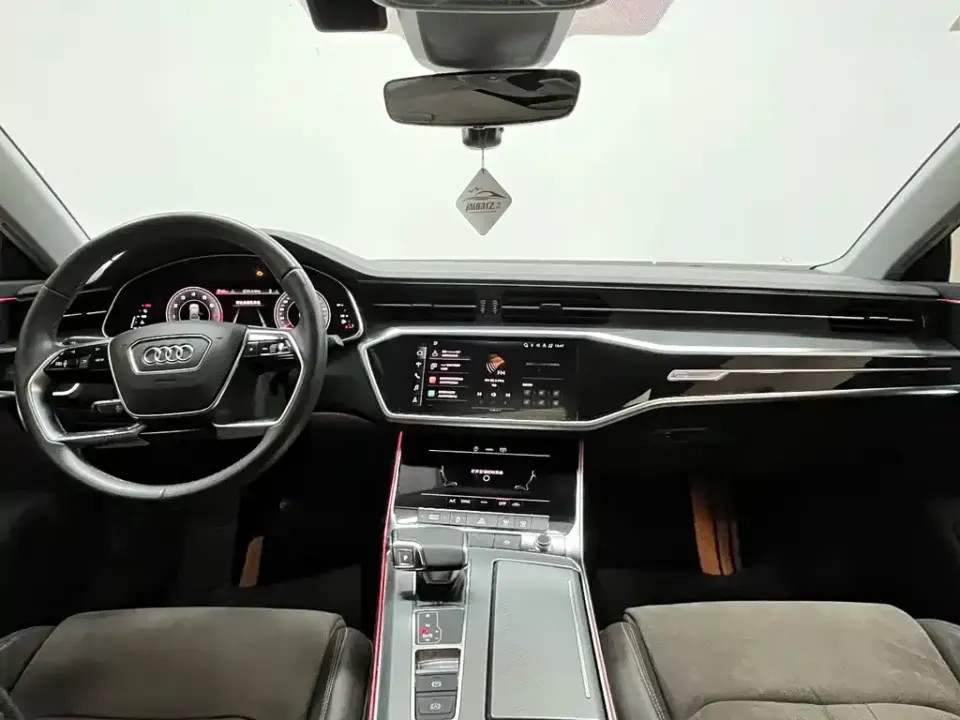 Audi A7L