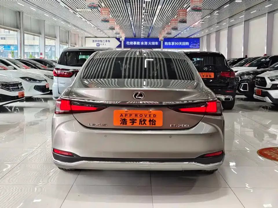Lexus ES