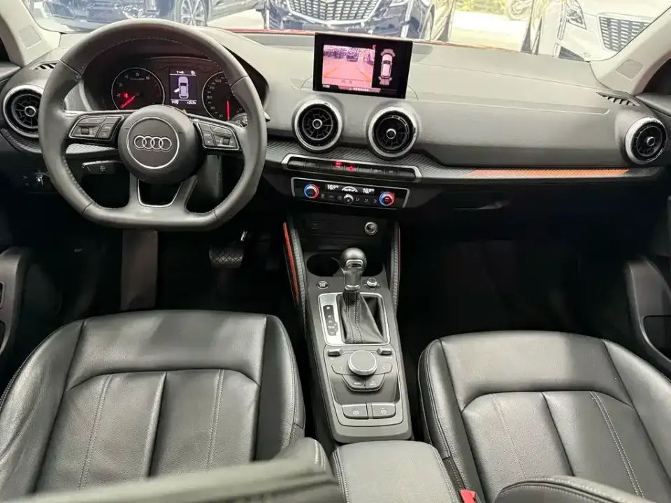 Audi Q2L