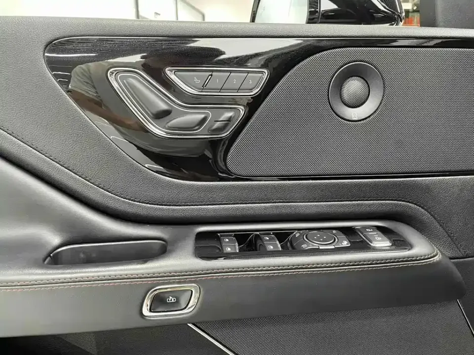 Lincoln Aviator (Import)