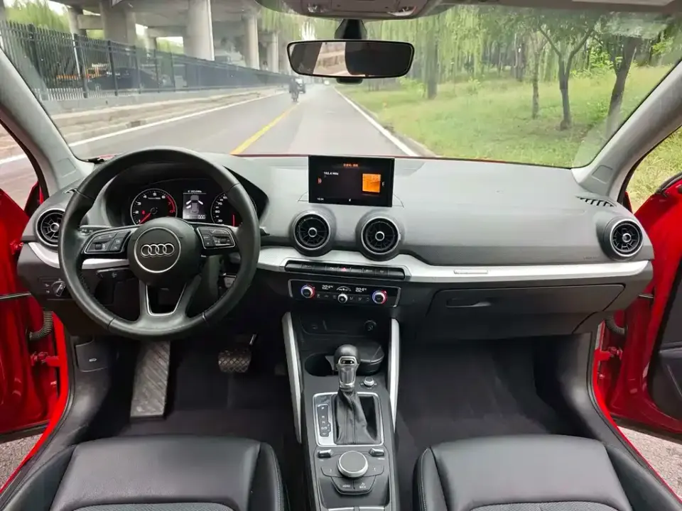 Audi Q2L