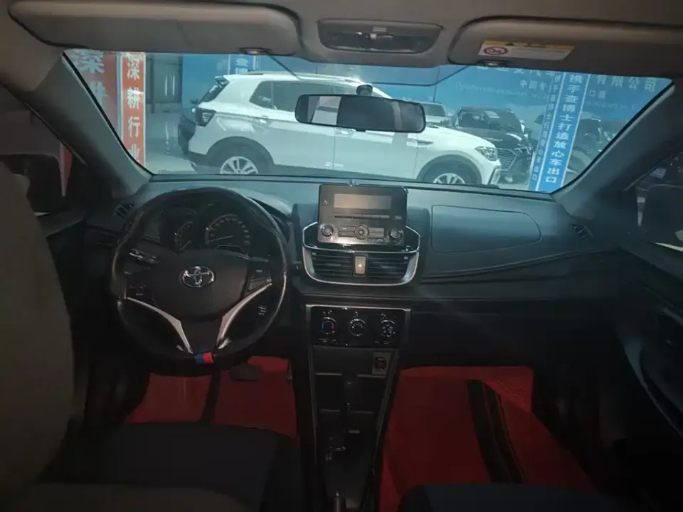Toyota Yaris L