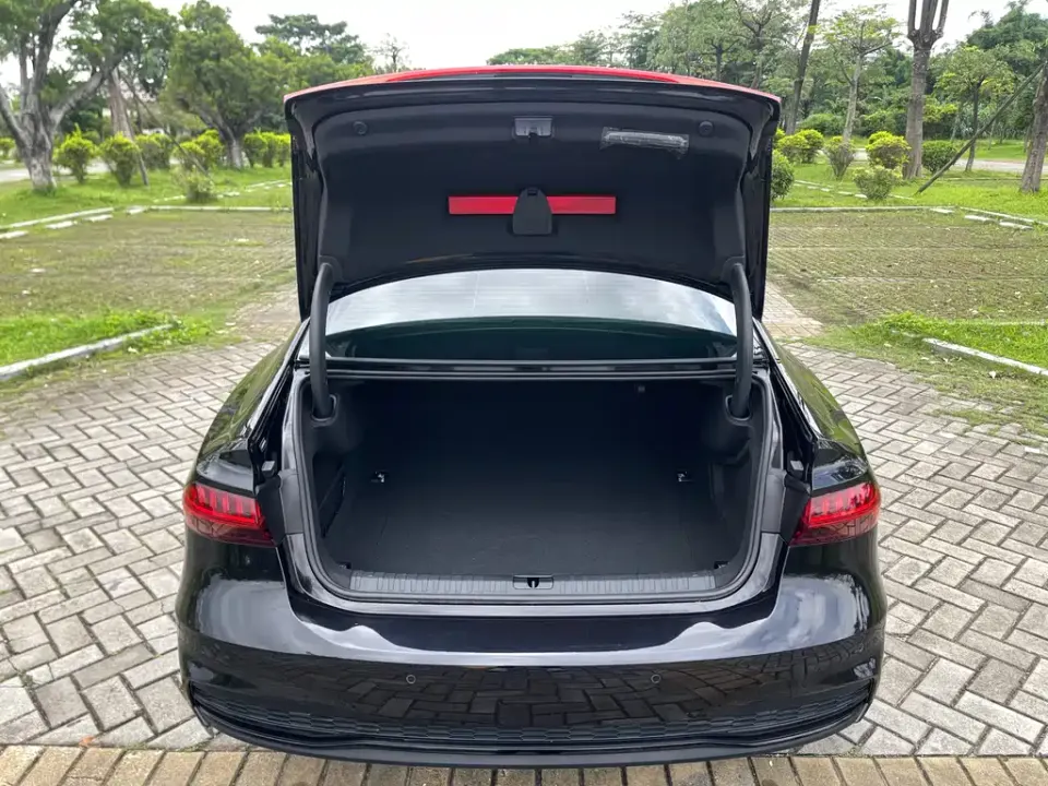Audi A7L
