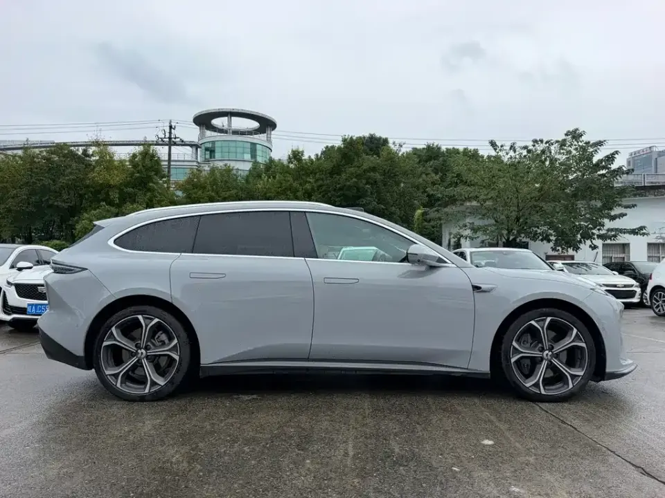 Nio ET5T