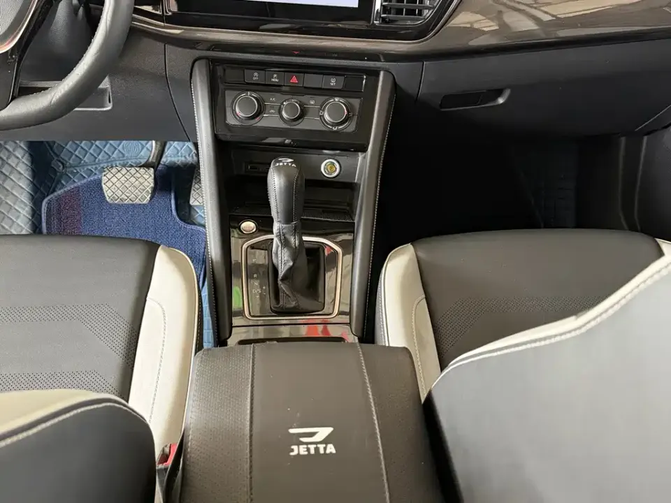 Jetta VS7