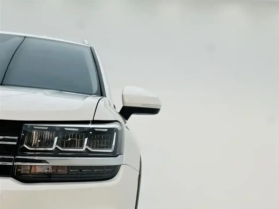 Volkswagen Tharu