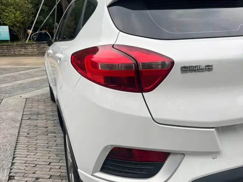 Geely Emgrand GS