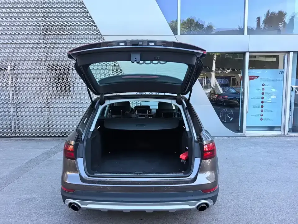 Audi A4 (Import)