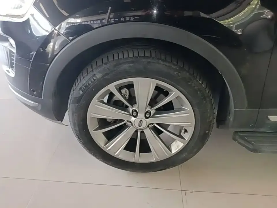 Ford Explorer (Import)