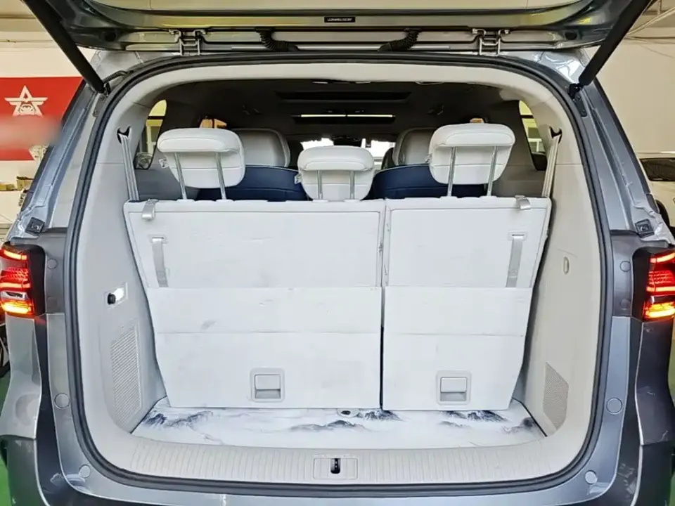 Roewe iMAX8