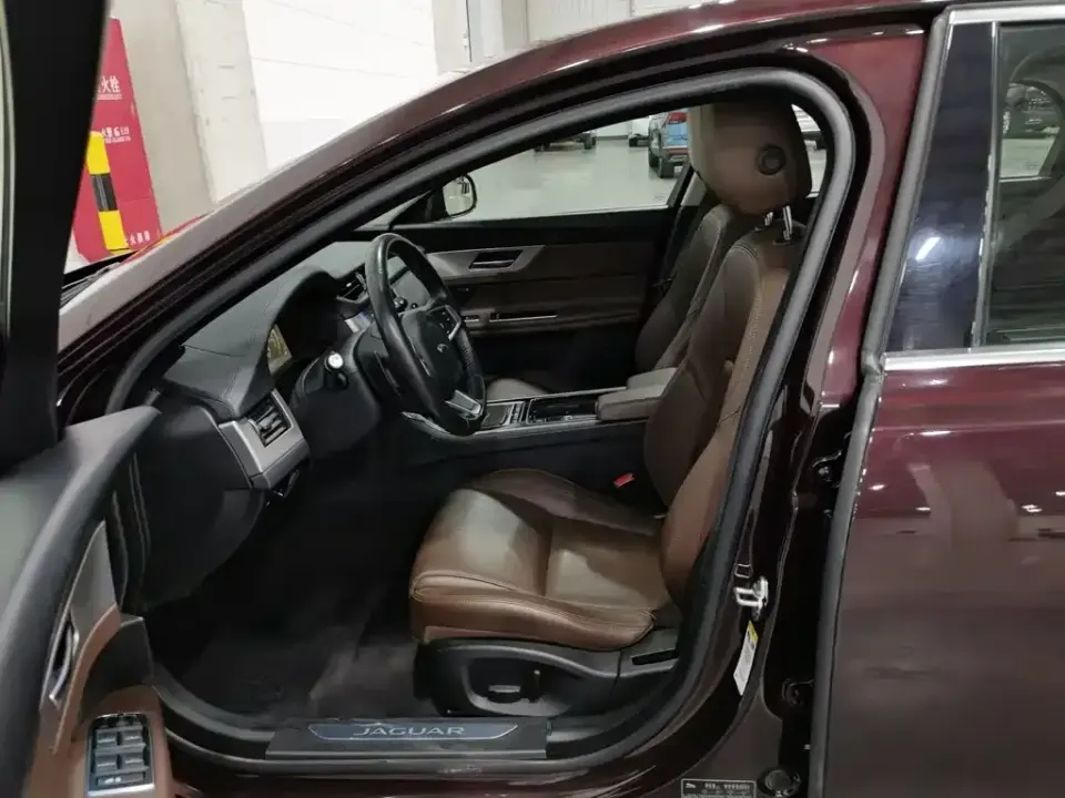 Jaguar XFL