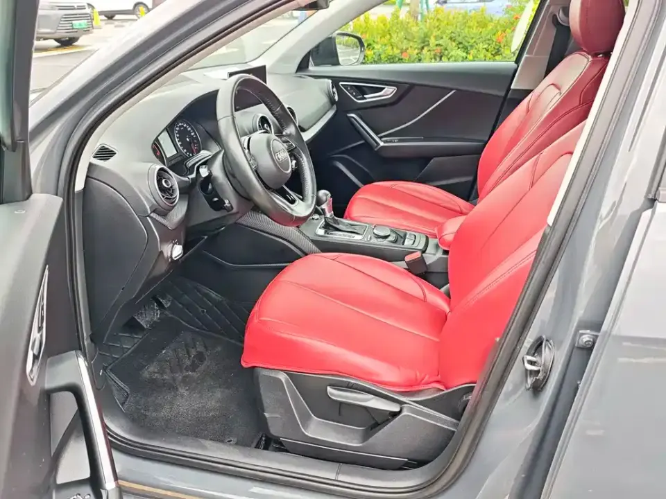 Audi Q2L