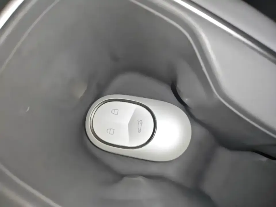 Nio EC6