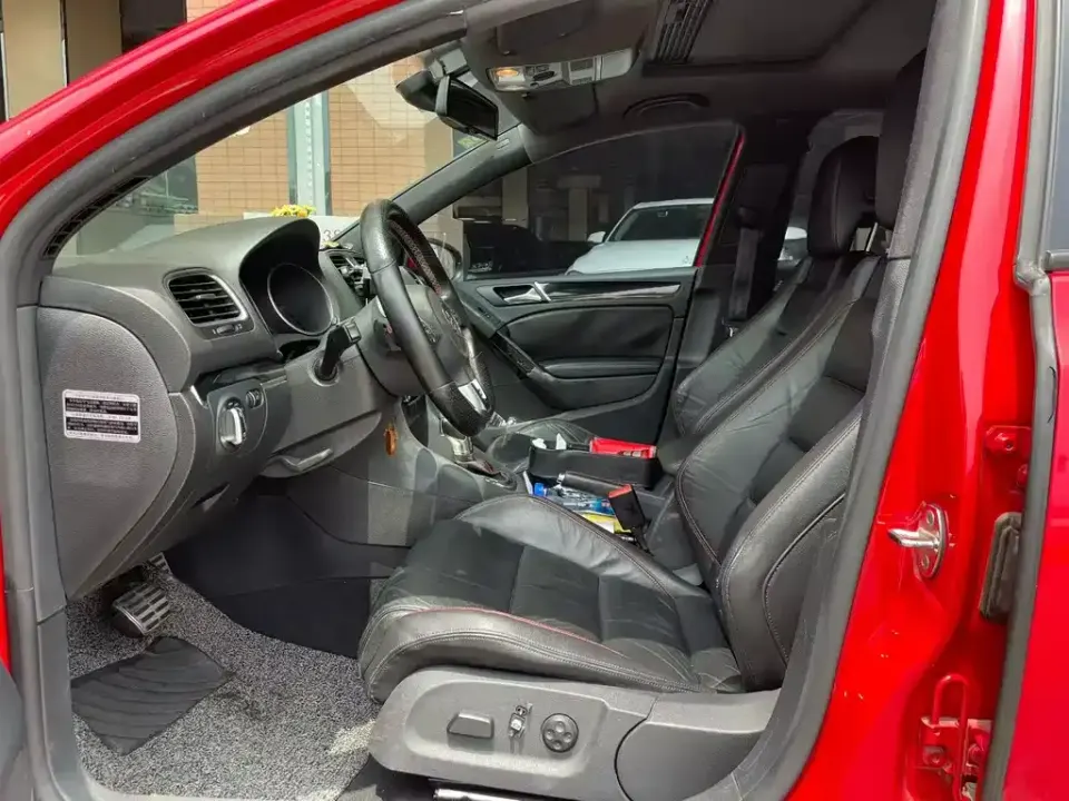 Volkswagen Golf GTI
