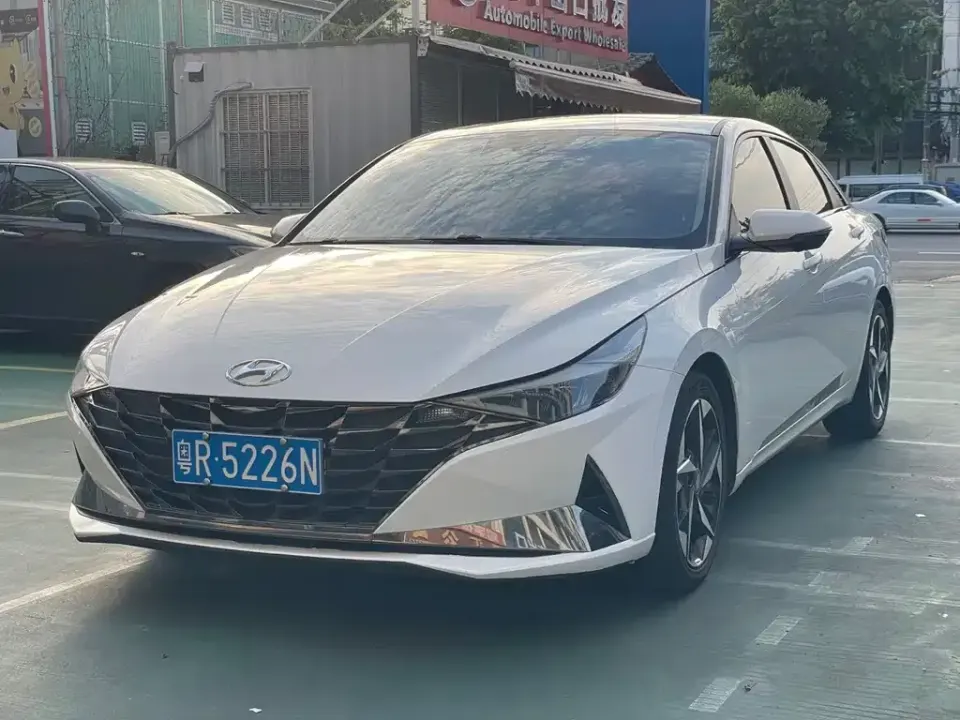 Hyundai Elantra