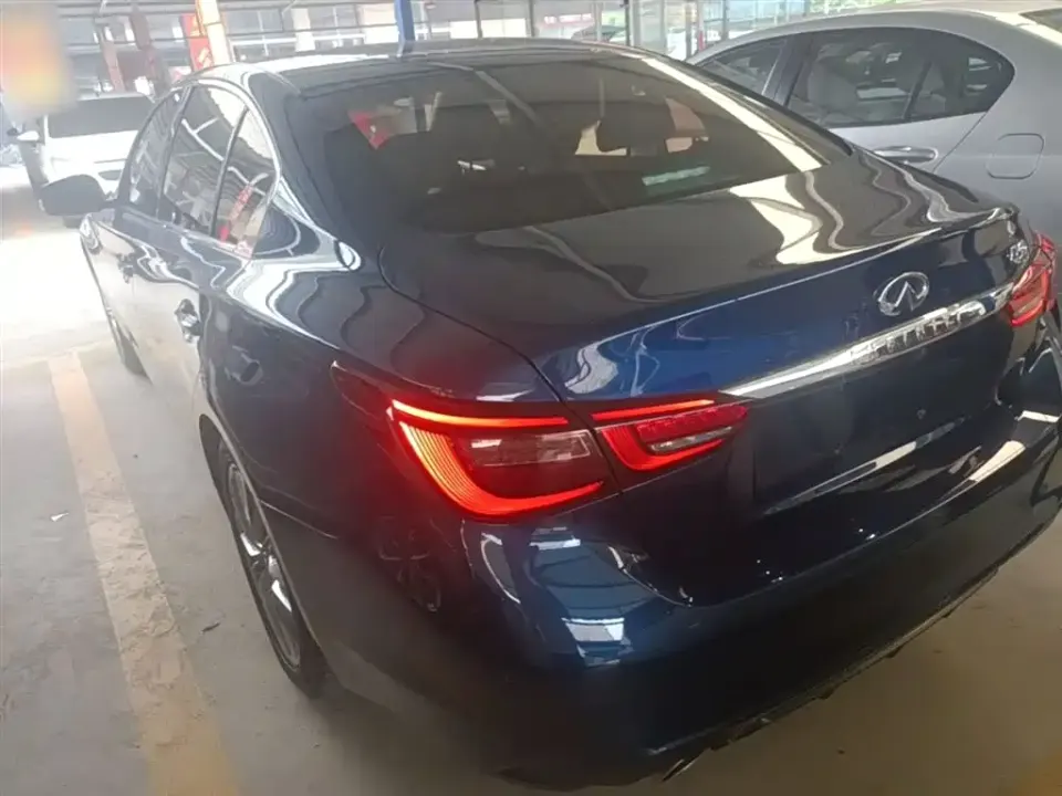 Infiniti Q50L