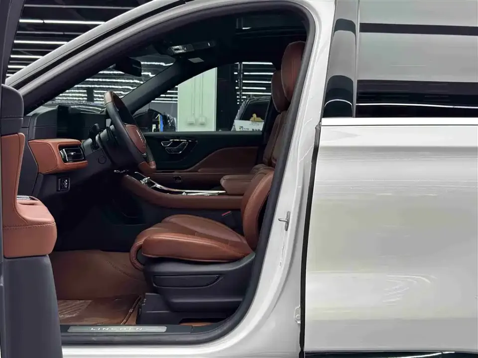 Lincoln Aviator