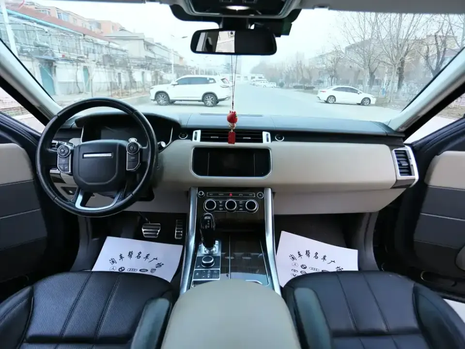 Land Rover Sport