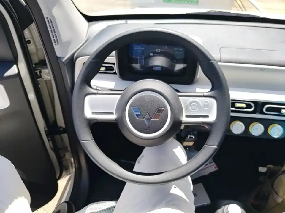 Wuling MINIEV