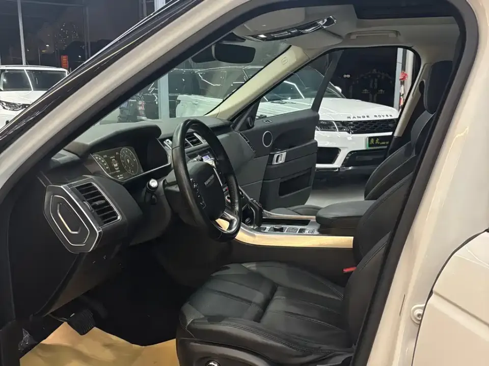 Land Rover Sport