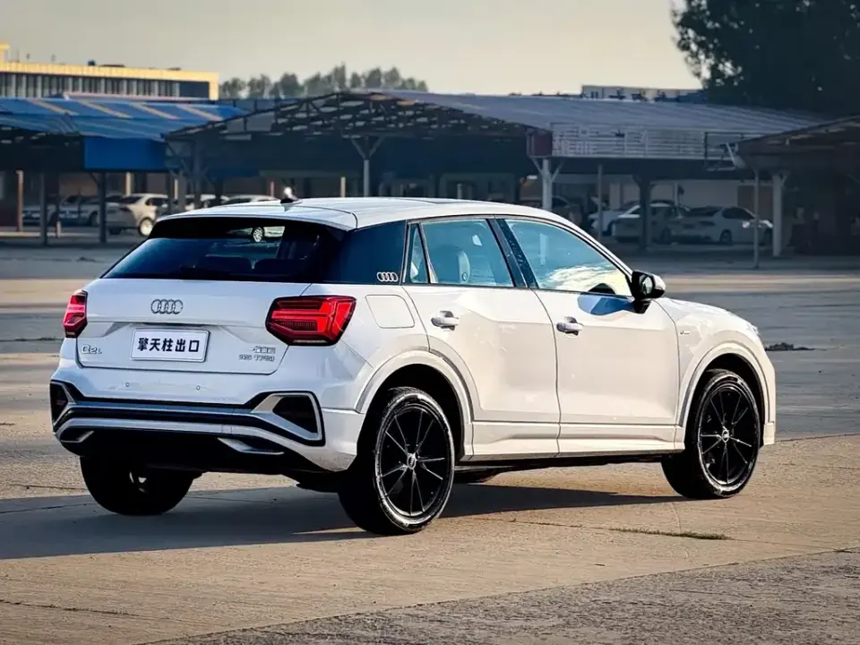 Audi Q2L