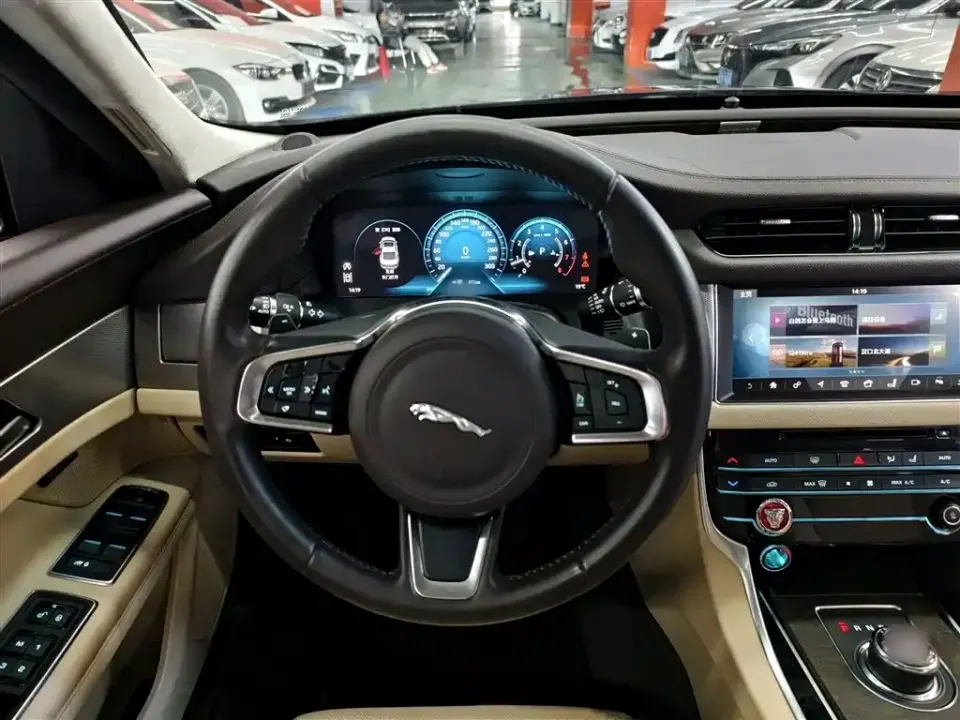 Jaguar XFL
