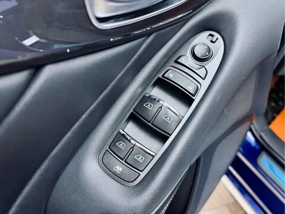 Infiniti Q50L