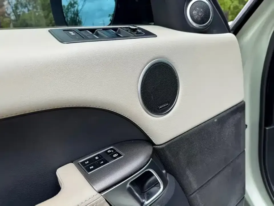 Land Rover Sport