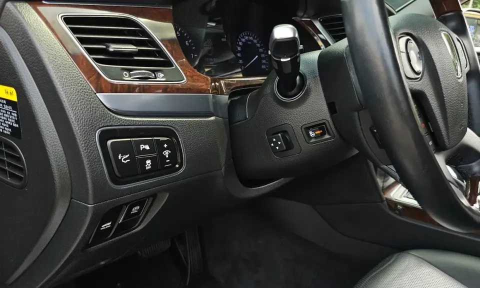 Hyundai Equus