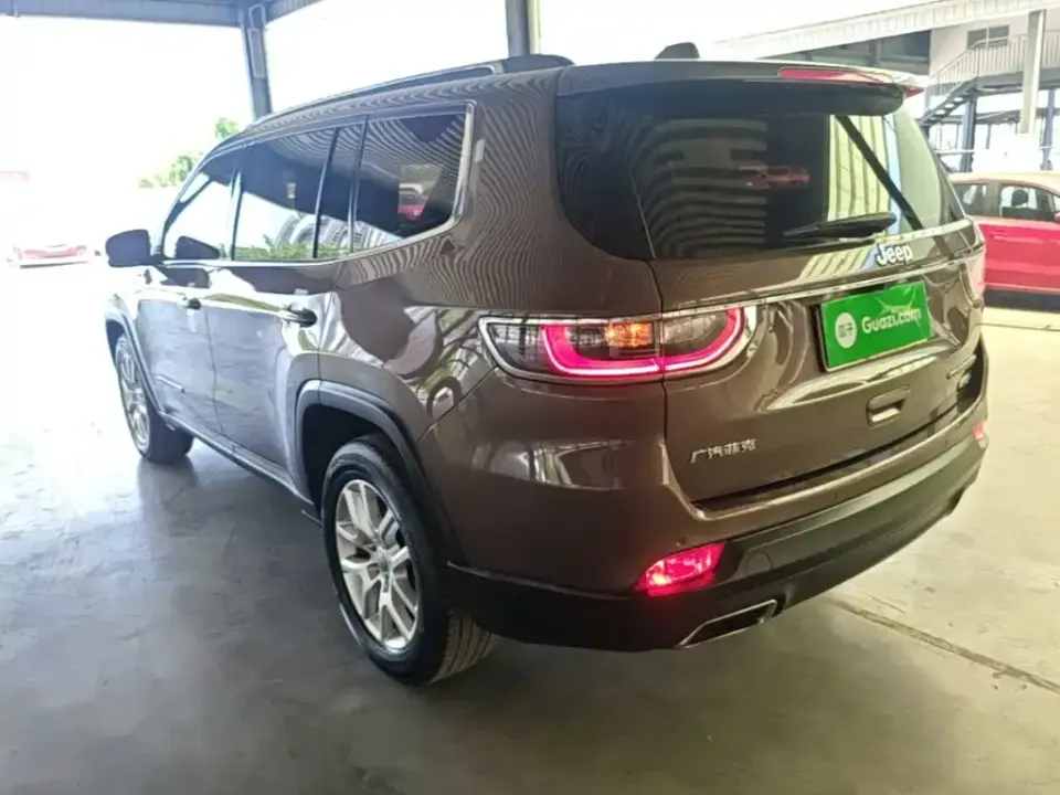 Jeep Commander