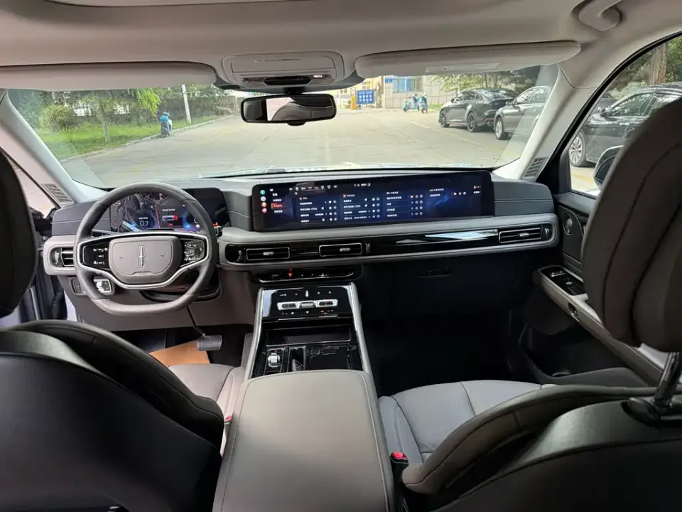 Lincoln Aviator