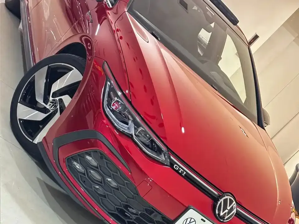Volkswagen Golf GTI