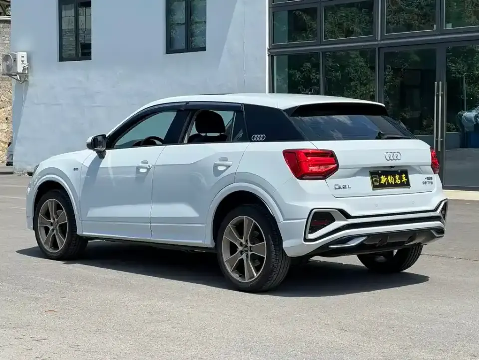 Audi Q2L