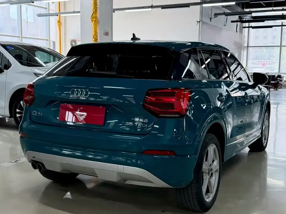 Audi Q2L