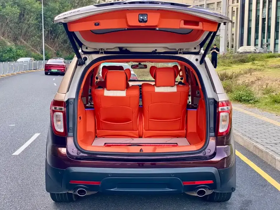 Ford Explorer (Import)