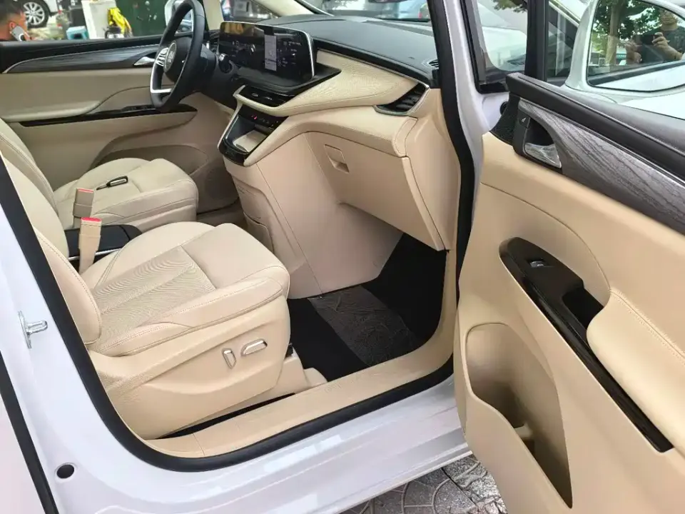 Buick GL8 Hybrid