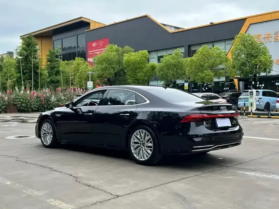 Audi A7L
