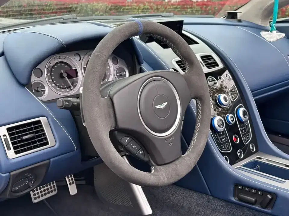 Aston Martin V8 Vantage