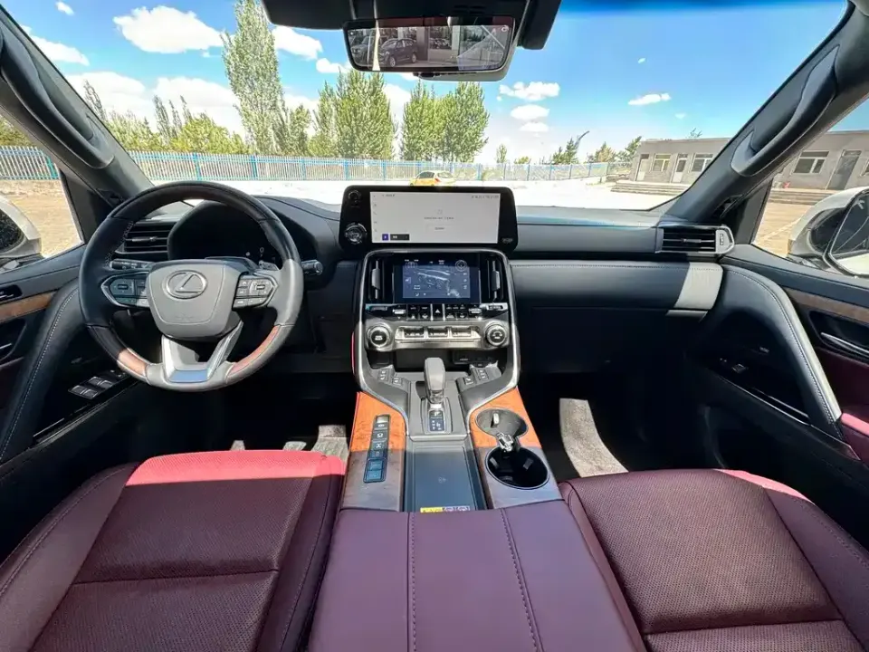 Lexus LX