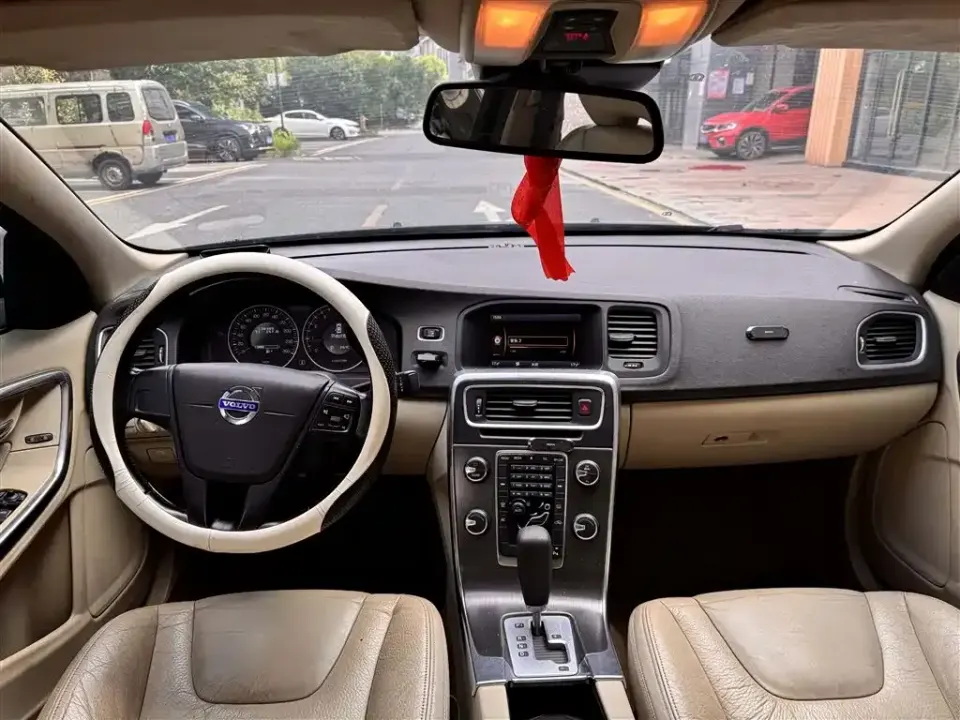 Volvo S60 (Import)
