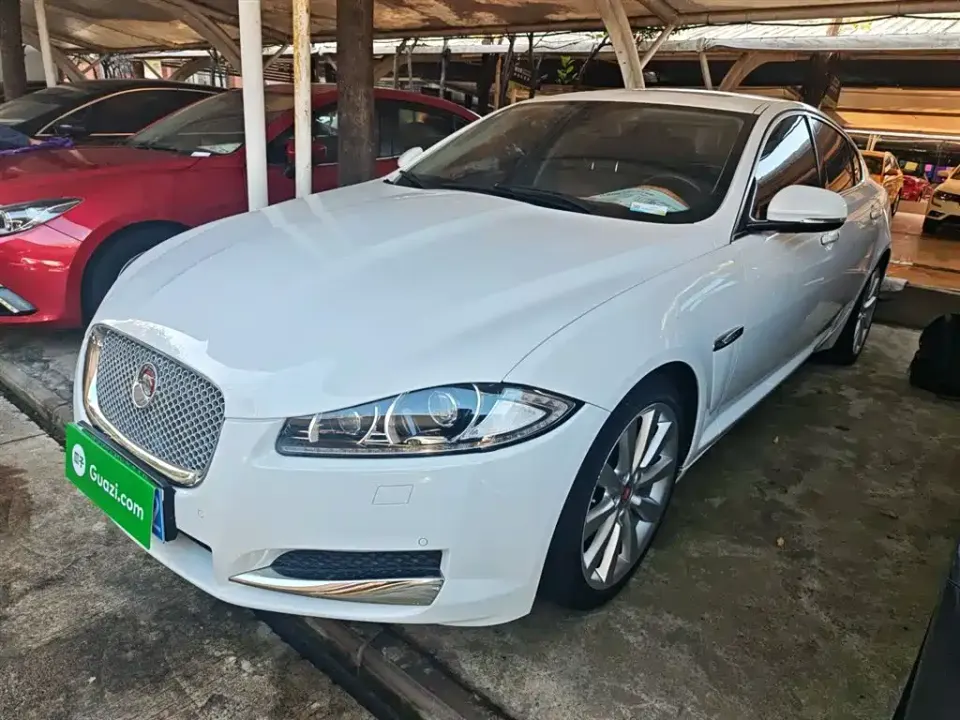 Jaguar XF