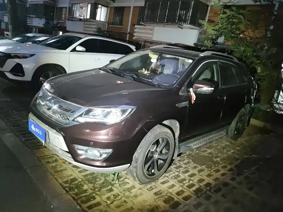 BYD S7