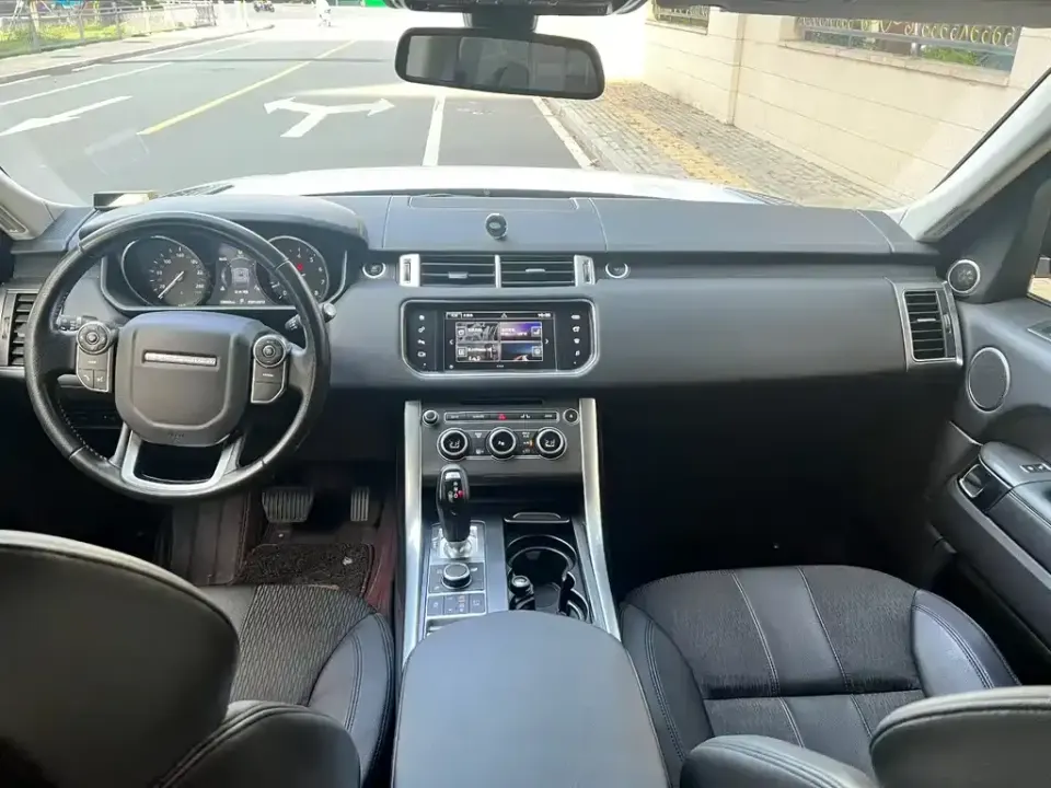 Land Rover Sport