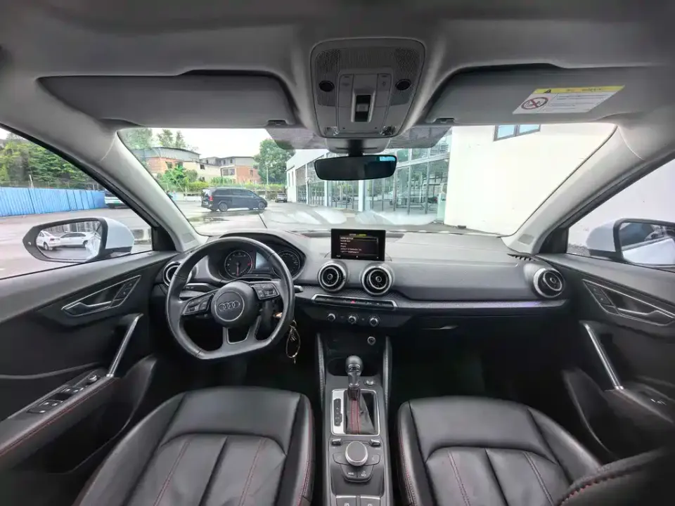 Audi Q2L